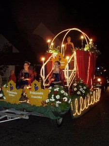 Weinfest Bachem Weinlesezug der 10.000 Lichter